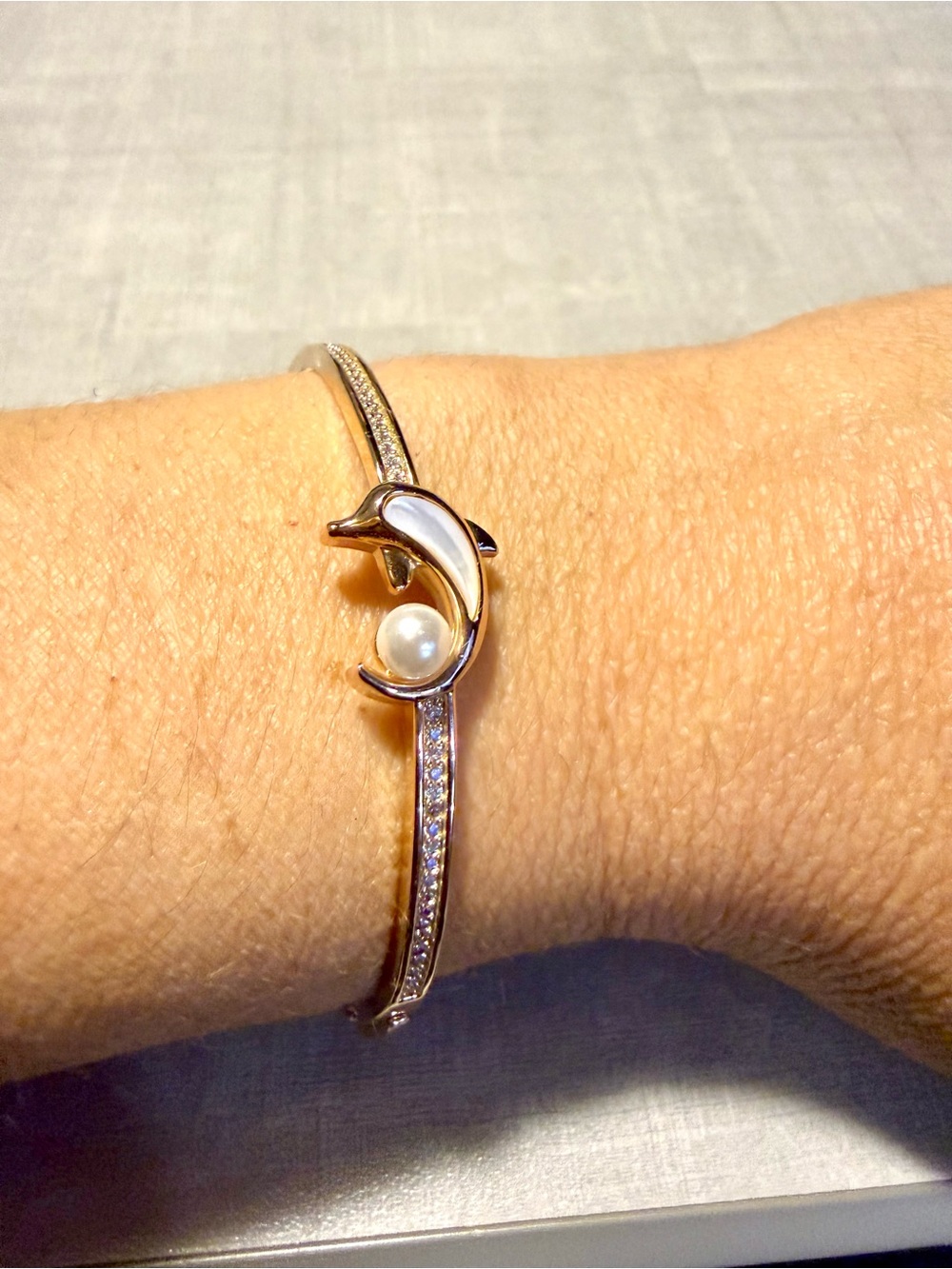 Gold Dolphin Pearl Accent Bangle Bracelet - Picture 3 of 7